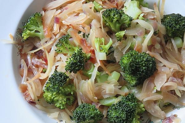 Cabbage Pan with Broccoli