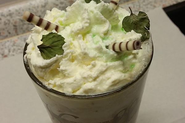 Caffè Latte with Caramel, Chocolate and Mint Syrup