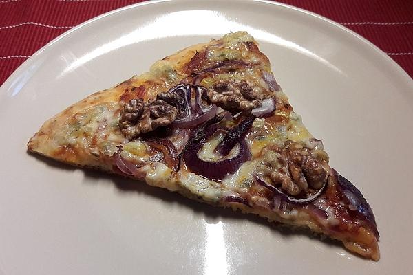Calabrian Onion Pizza with Gorgonzola