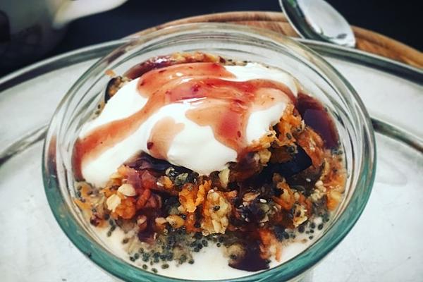 Carrot Muesli with Chia Seeds and Greek Yogurt