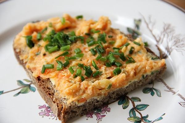 Carrots – Apple – Horseradish Cream