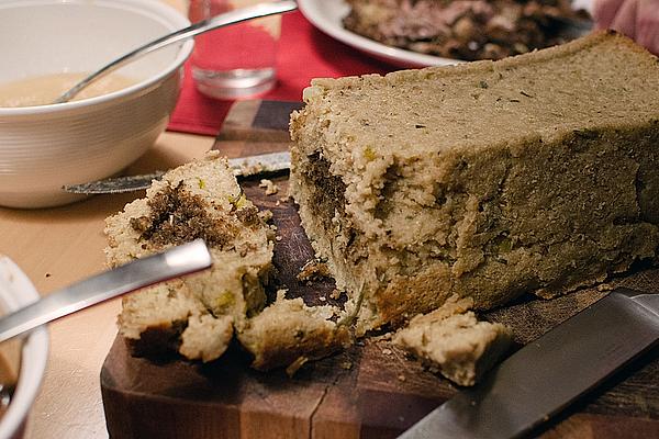 Cashew Nut Roast with Sage and Onion Filling