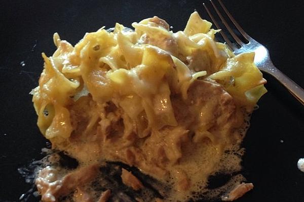Casserole with Green Ribbon Noodles