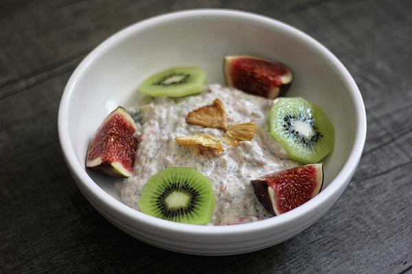 Chia Breakfast Yogurt Bomb