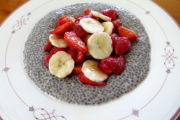 Chia Pudding with Strawberries and Banana