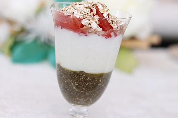 Chia Yogurt with Fruit and Spelled Flakes