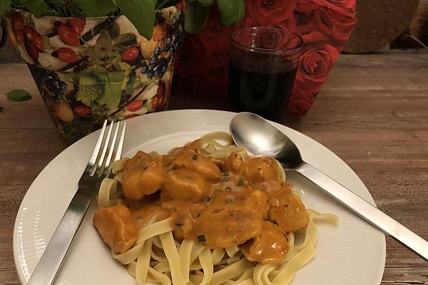 Chicken Breast Fillet, Sliced ​​in Creamy Pepper Sauce