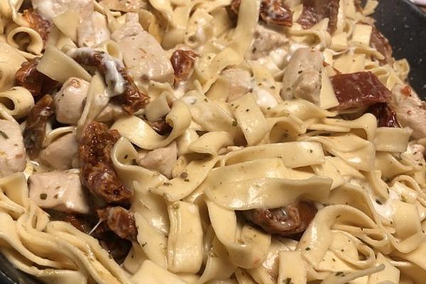 Chicken Mozzarella Pasta with Sun-dried Tomatoes