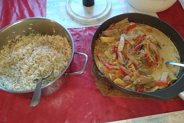 Chicken with Peppers, Carrots and Coconut Milk