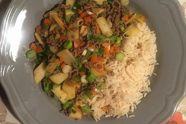 Chopping Pan with Apple and Leek