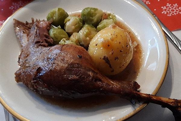 Christmas Goose À La Mama with Pre-cooking