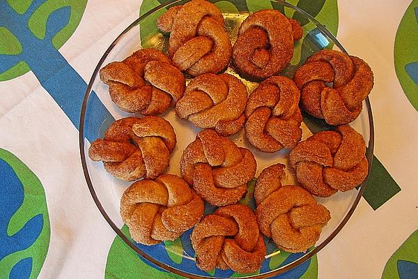 Cinnamon Knots
