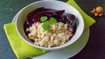 Semi-frozen Cinnamon with Red Wine Pears