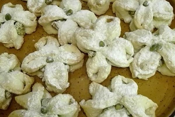 Cookies with Nut Filling