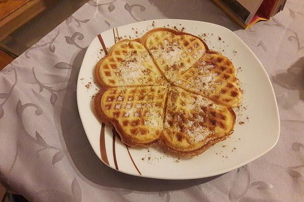 Cream and Cinnamon Waffles