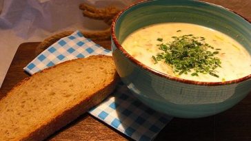 Midnight Soup (with Minced Meat and Leek)
