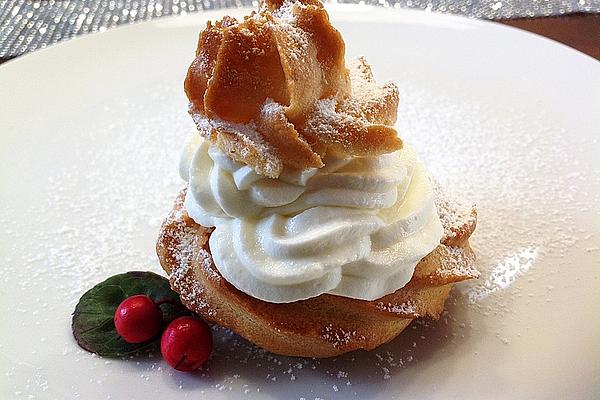 Cream Puffs with Vanilla Cream