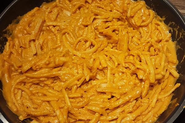 Creamy Spaetzle with Cream Sauce