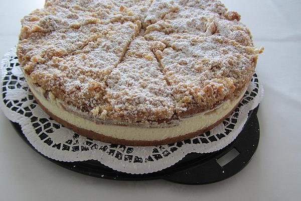 Crumble Cake with Vanilla Cream