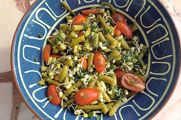 Crumbly Salad with Green Beans
