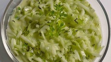 Cucumber – Basil – Mousse with Sardine Chips