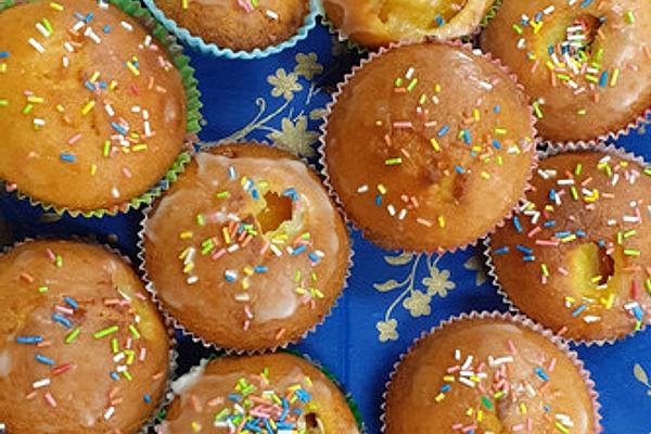 Cup Cake with Apricots