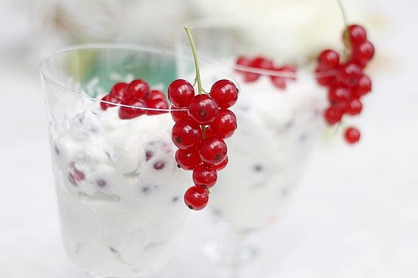 Currant and Chocolate Grated Curd