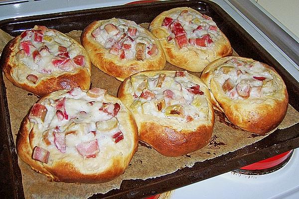 Currant Pudding – Yeast Particles