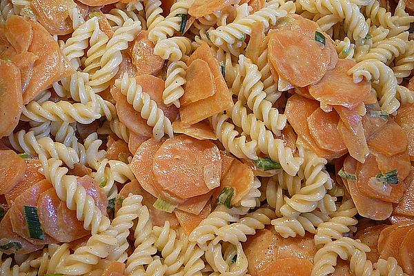 Curry Noodles with Carrots and Spring Onions