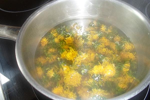 Dandelion Jelly with Dried Mango Pieces