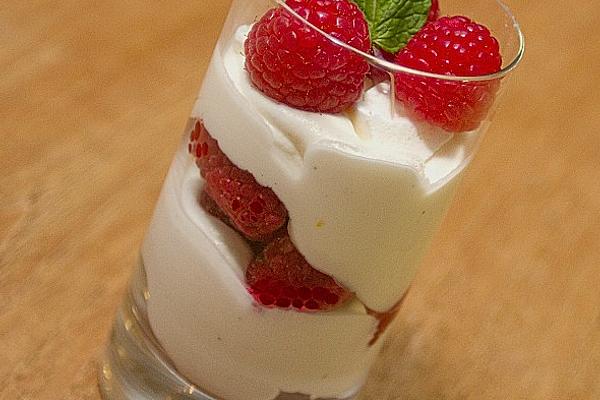 Easy Raspberry Trifle