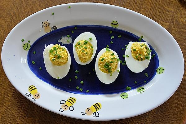Eggs Filled with Herbal Cream