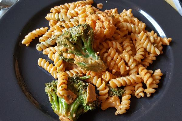 Elas Ham Noodles with Stir-fried Vegetables