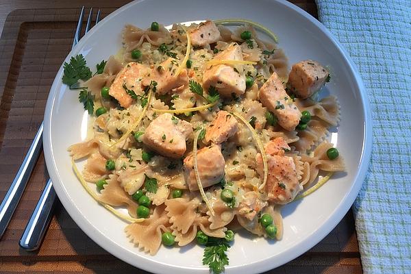 Farfalle with Salmon in Lemon Sauce