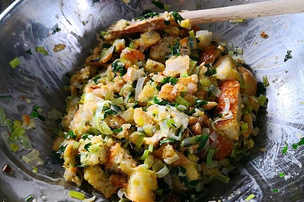 Filled Dumplings with Leek Sauce