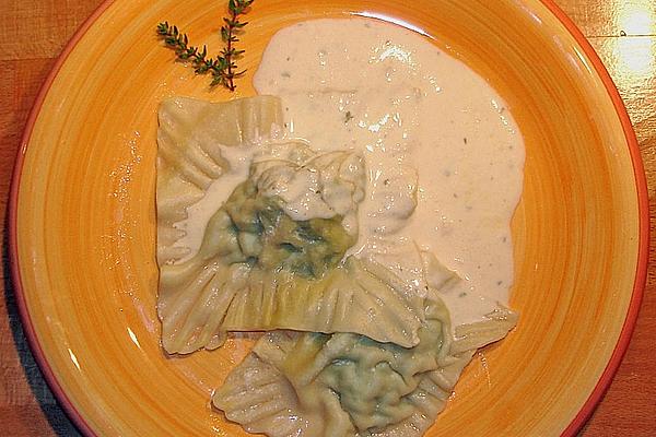 Filled Pasta with Spinach and Ricotta in Parmesan Cream Sauce