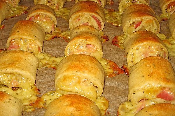 Filled Pizza Rolls with Yeast Dough