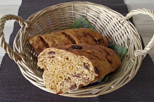 Fine Spicy Bread with Sun-dried Tomatoes, Parmesan and Herbs