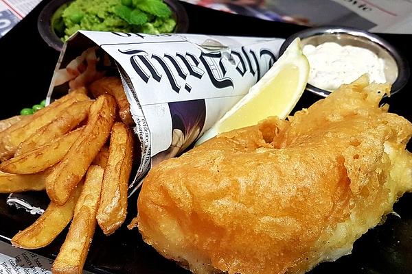 Fish &amp; Chips, Mushy Peas and Remoalade