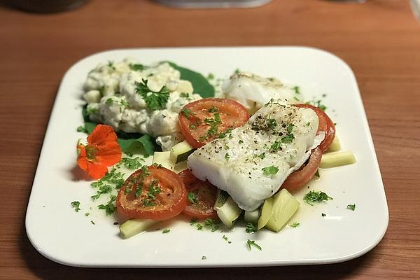Fish with Zucchini – Tomato Sauce