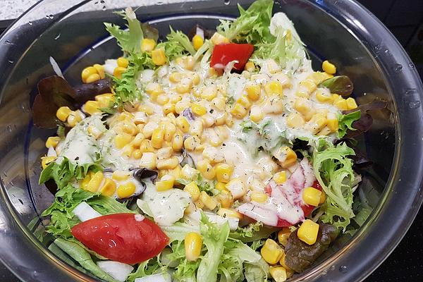 Fitness Salad with Yogurt Dressing