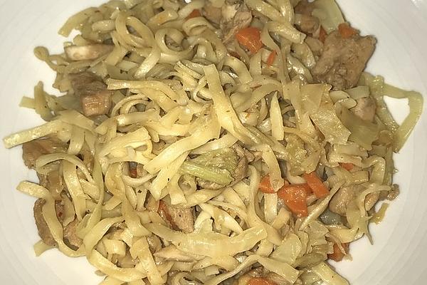 Fried Chicken with Fried Noodles