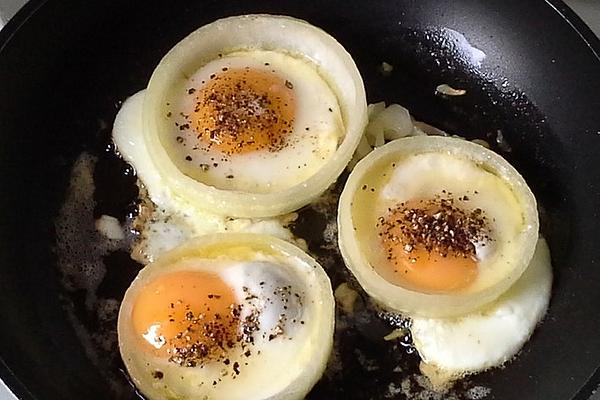 Fried Egg in Onion Ring