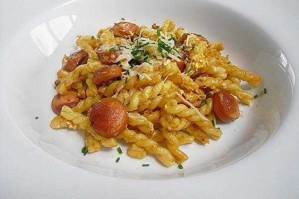 Fried Noodles with Lyoner and Egg