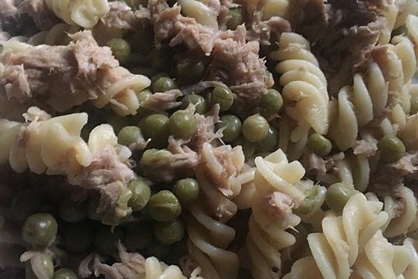 Fried Noodles with Tuna and Corn