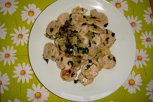 Fried Veal Sausage with Onion