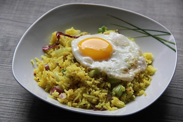 Fried Yellow Rice Dapoer Sriwidi