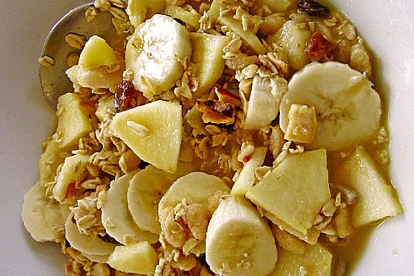 Fruit-granola with Orange Juice