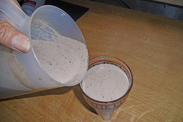 Fruity and Low-fat Milkshake