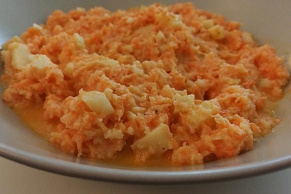 Fruity Apple and Carrot Salad